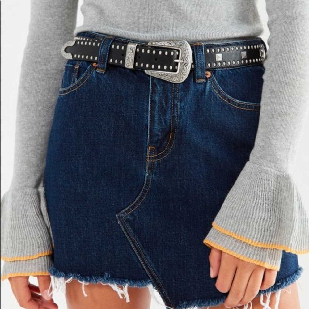 Urban outfitters size small belt